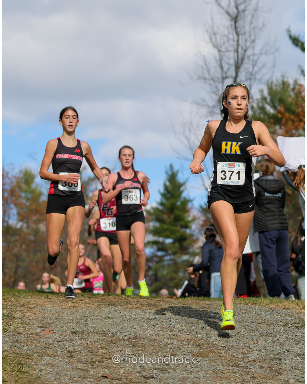 Margaret McCooe, Greenwich High School, P115, 21:31.09 - New England Cross Country State Championship - Thetford Vt - November 8, 2025 File: ./dir-1-Girls-Championship/251108-2025-New England-Cross-Country-Championships-Thetford-VT-115-296A2047.jpg Margaret McCooe, Greenwich High School, P115, 21:31.09 - New England Cross Country State Championship - Thetford Vt - November 8, 2025 – 20…